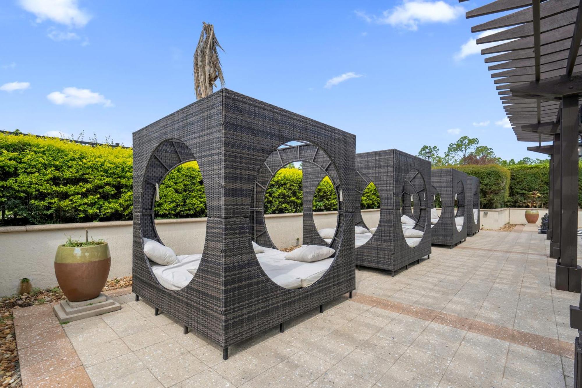 Cozy & Elegant 4Br Enchanted Townhouse - 1 Mile To Disney With Resort Pool, Gym, & Jacuzzi 올랜도 외부 사진