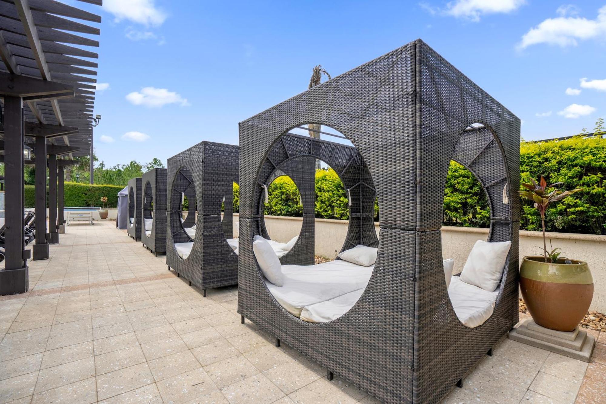 Cozy & Elegant 4Br Enchanted Townhouse - 1 Mile To Disney With Resort Pool, Gym, & Jacuzzi 올랜도 외부 사진