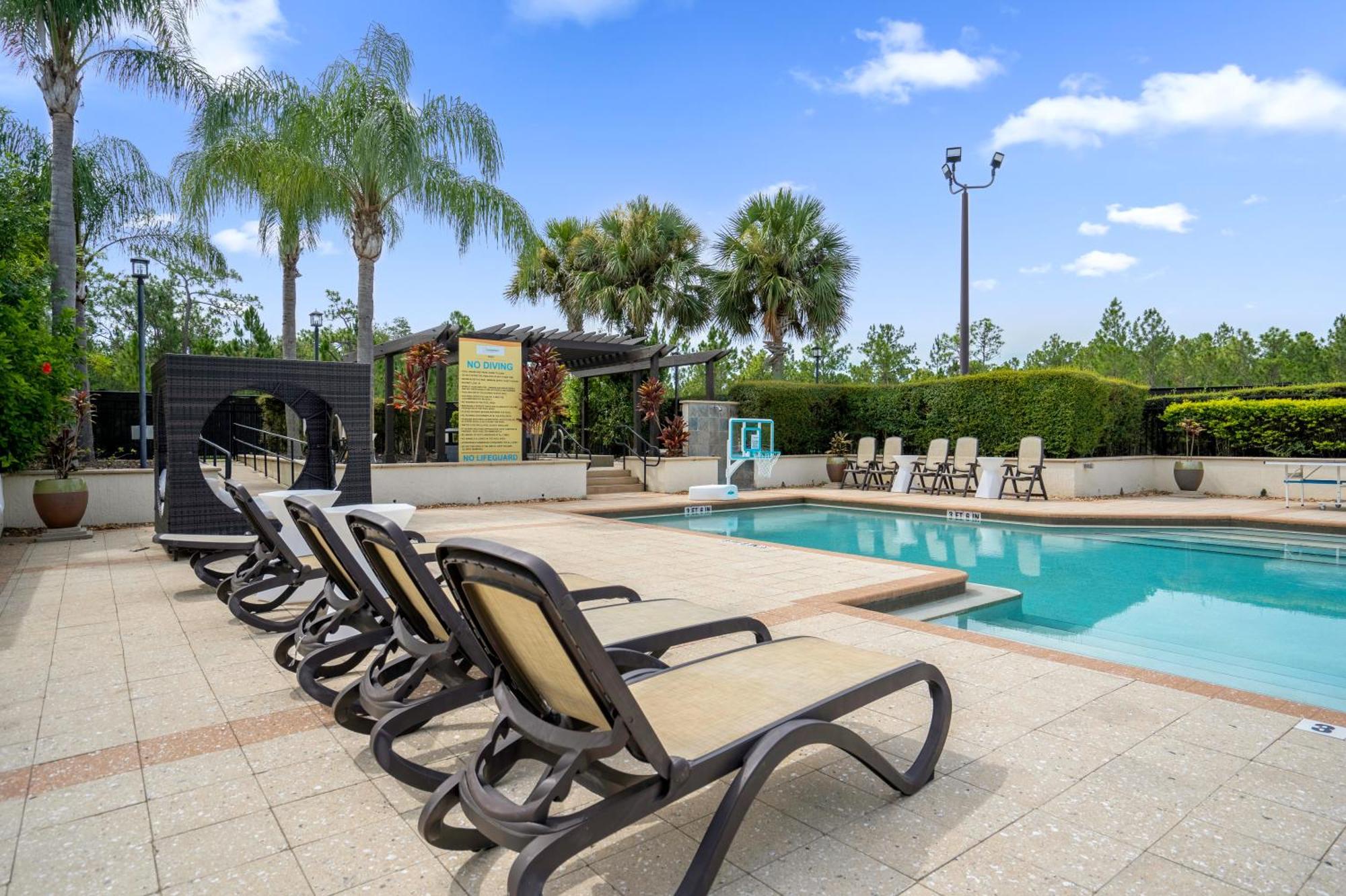 Cozy & Elegant 4Br Enchanted Townhouse - 1 Mile To Disney With Resort Pool, Gym, & Jacuzzi 올랜도 외부 사진