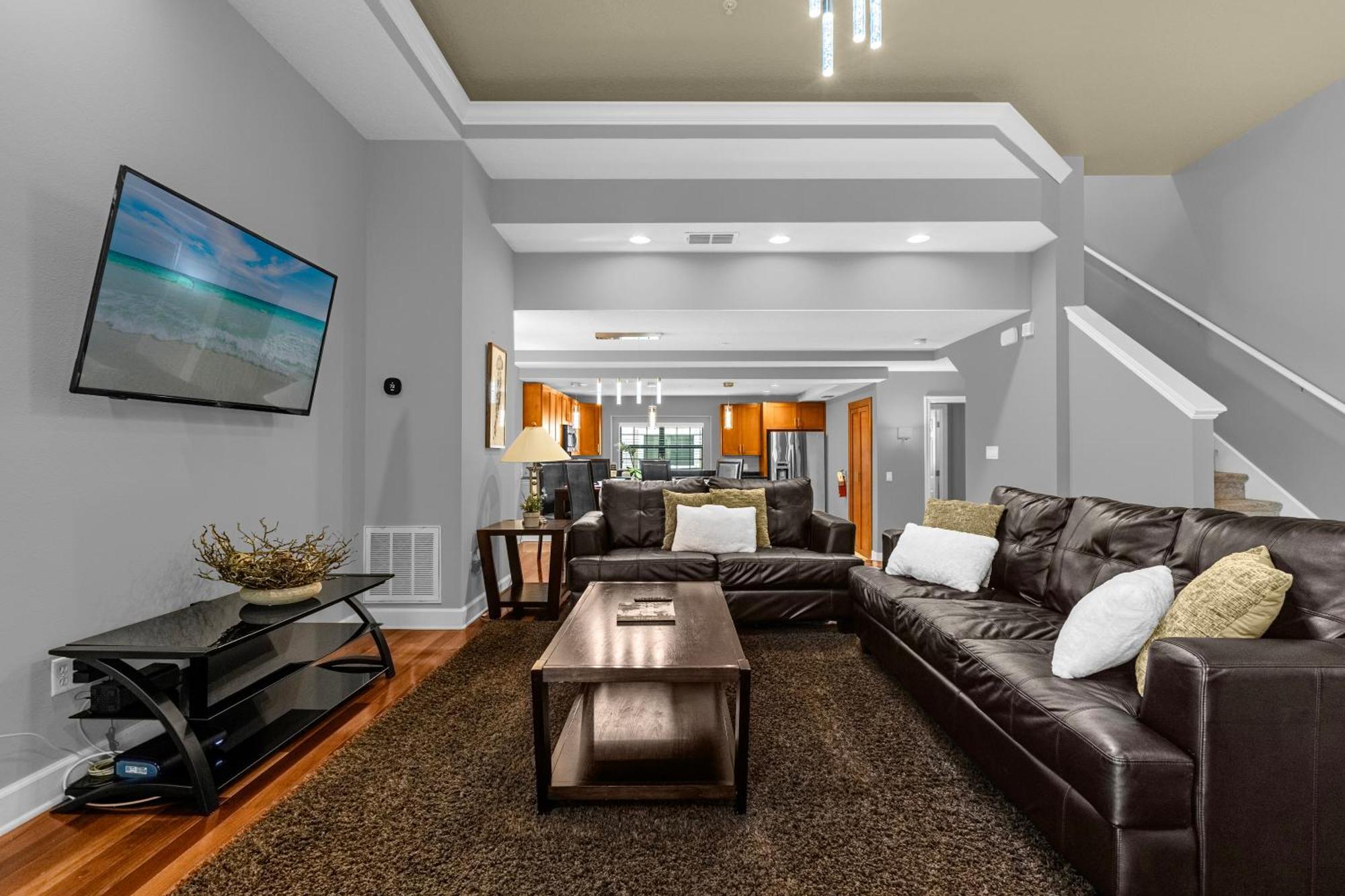 Cozy & Elegant 4Br Enchanted Townhouse - 1 Mile To Disney With Resort Pool, Gym, & Jacuzzi 올랜도 외부 사진
