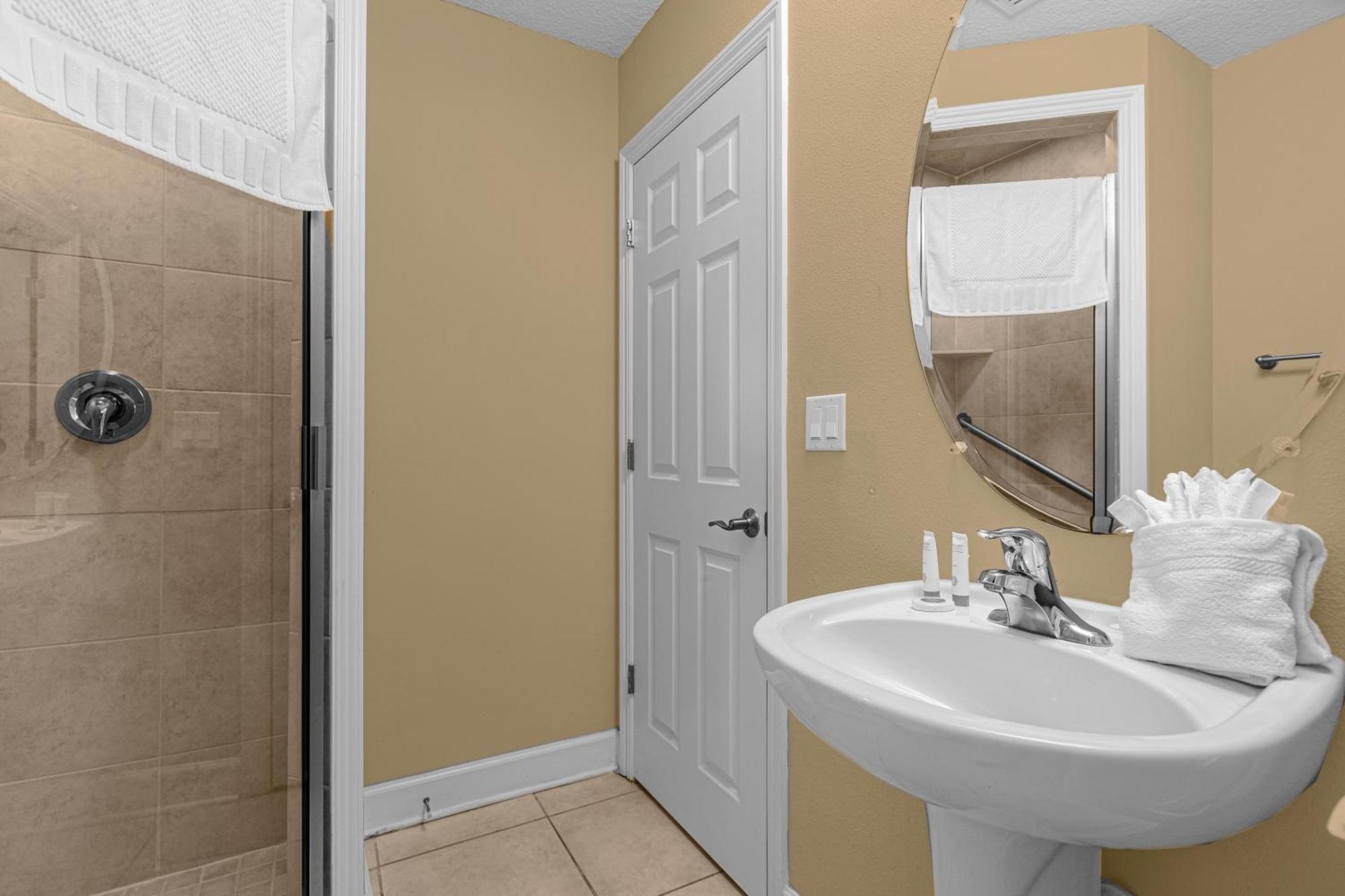 Cozy & Elegant 4Br Enchanted Townhouse - 1 Mile To Disney With Resort Pool, Gym, & Jacuzzi 올랜도 외부 사진