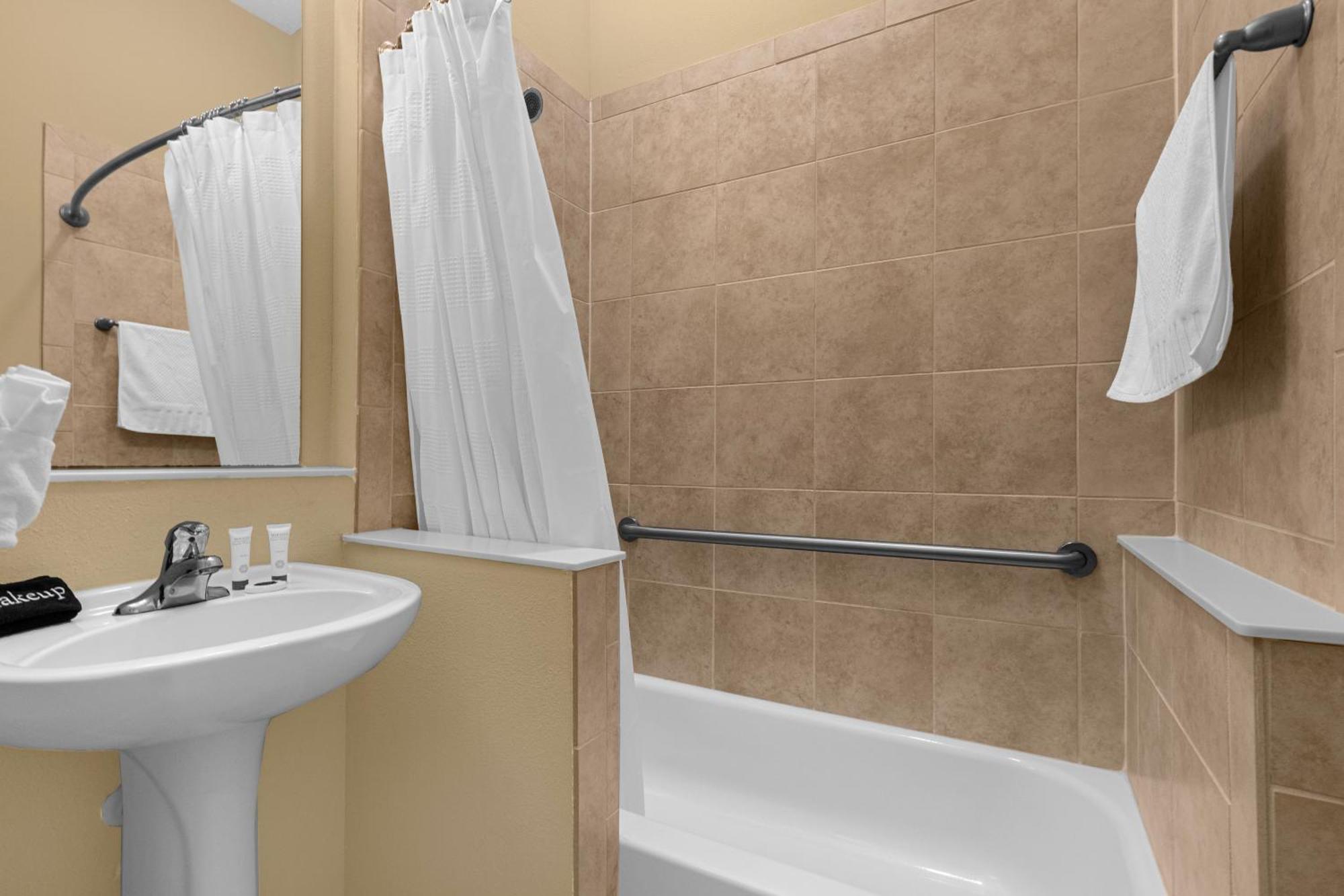 Cozy & Elegant 4Br Enchanted Townhouse - 1 Mile To Disney With Resort Pool, Gym, & Jacuzzi 올랜도 외부 사진