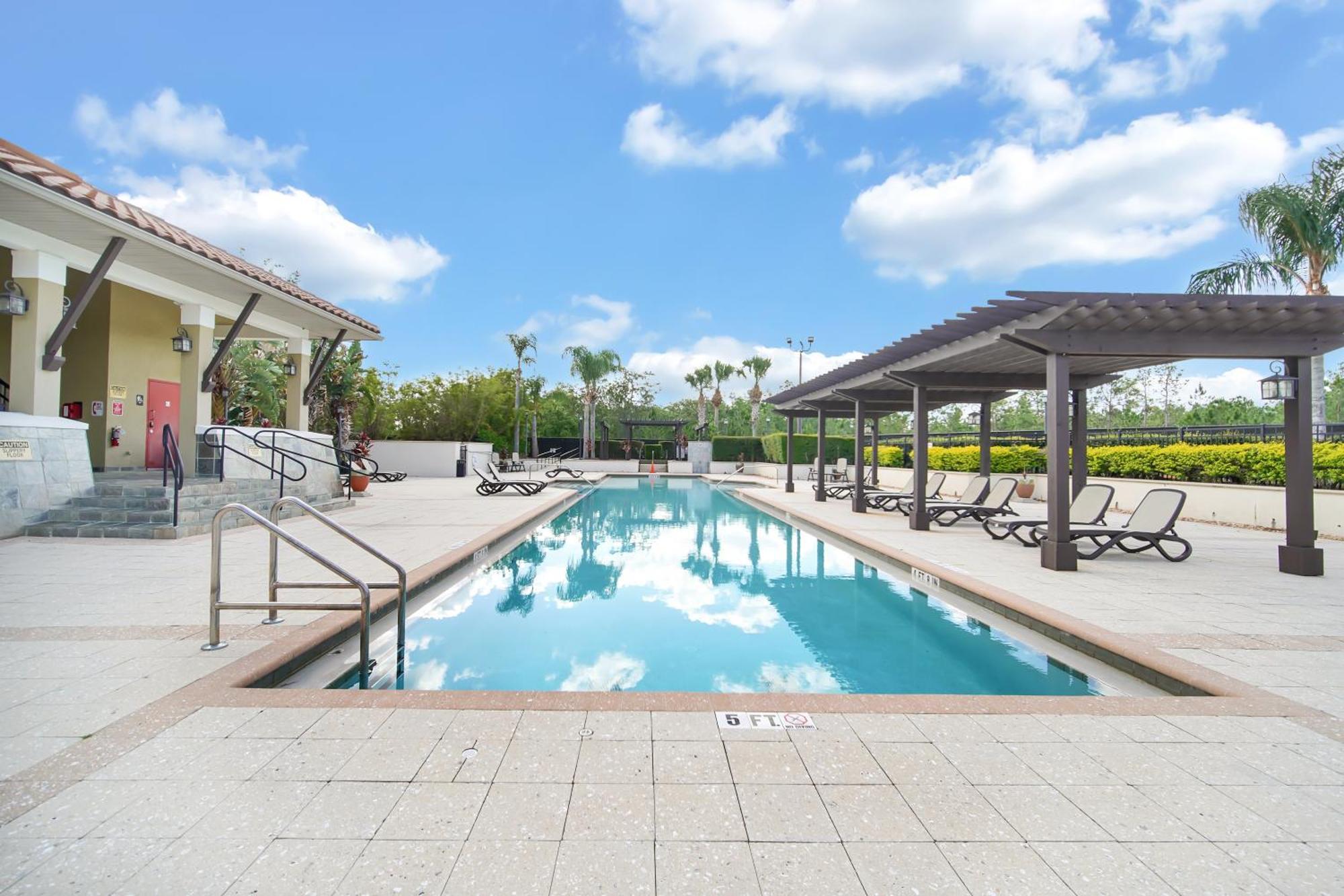 Cozy & Elegant 4Br Enchanted Townhouse - 1 Mile To Disney With Resort Pool, Gym, & Jacuzzi 올랜도 외부 사진