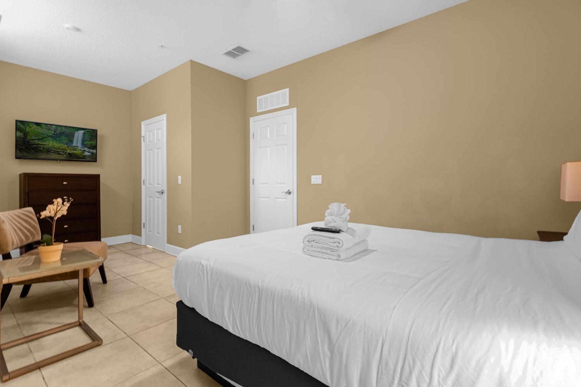 Cozy & Elegant 4Br Enchanted Townhouse - 1 Mile To Disney With Resort Pool, Gym, & Jacuzzi 올랜도 외부 사진