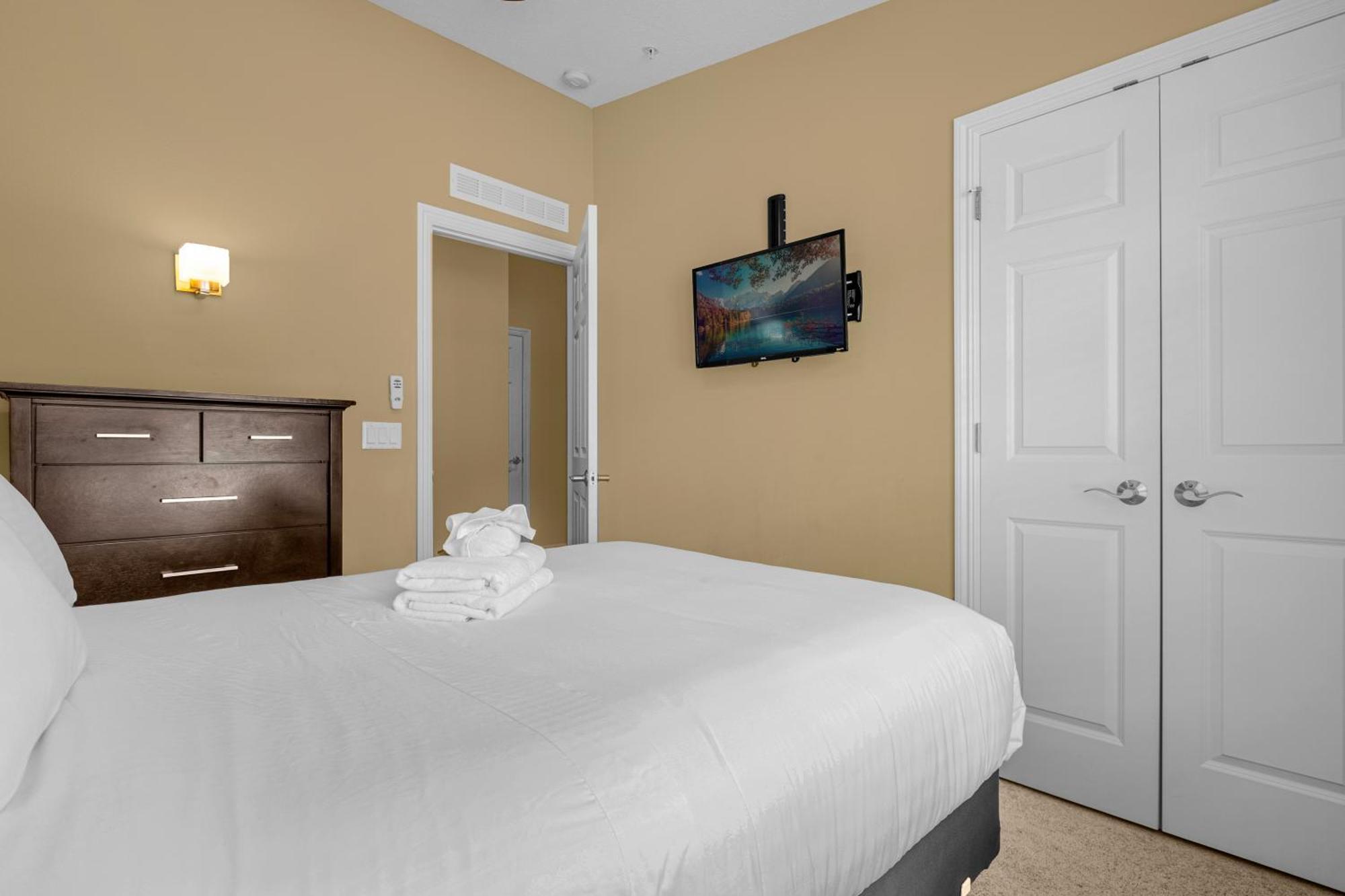 Cozy & Elegant 4Br Enchanted Townhouse - 1 Mile To Disney With Resort Pool, Gym, & Jacuzzi 올랜도 외부 사진